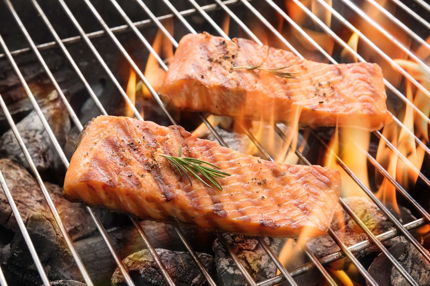 Barbacoa perfecta y saludable con salmón noruego :: Prensa Ibérica para  Seafood From Norway